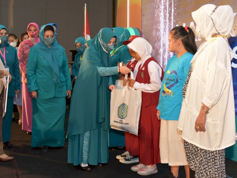 Peringatan HKG PKK Provinsi Sulsel Bertabur Bantuan dan Penghargaan