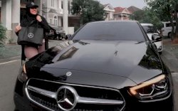 Pamer Mobil Mewah Baru, Fairuz A Rafiq: Self Rewards Biar Kerja Makin Semangat 