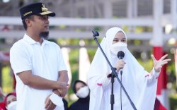 50 Tahun HKG PKK, Gubernur dan Ketua PKK Sulsel Lepas Defile dan Jalan Sehat