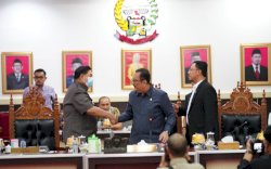 Pemprov - DPRD Bahas Ranperda No 10 Tahun 2016 Tentang Pembentukan Perangkat Daerah