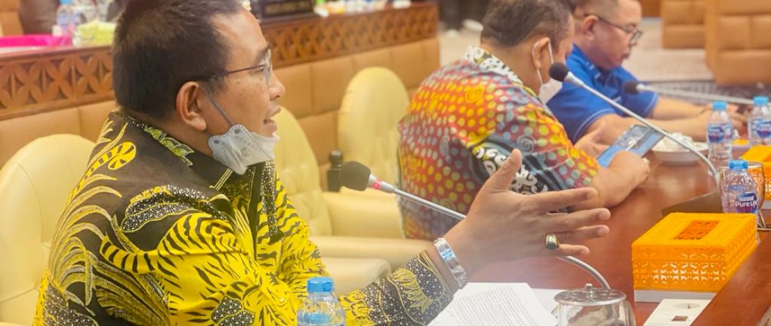 Muhammad Fauzi saat Rapat Kerja Komisi V DPR RI dengan Menteri PUPR Basuki Hadimuljono di Senayan, Jakarta, 25 Agustus 2022. Muhammad Fauzi saat Rapat Kerja Komisi V DPR RI dengan Menteri PUPR Basuki Hadimuljono di Senayan, Jakarta, 25 Agustus 2022.