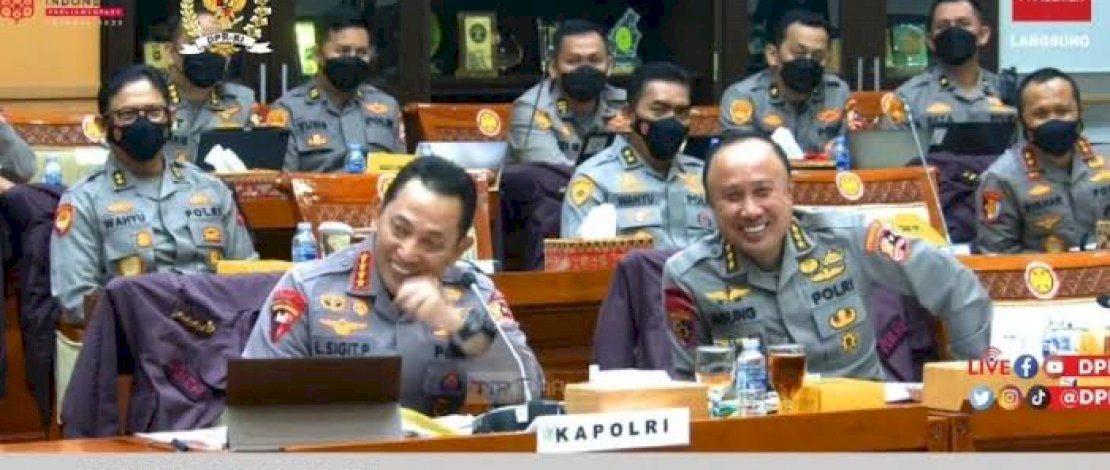 Suasana Rapat Dengar Pendapat (RDP) setelah muncul suara 'Sayang' melalui pembesar suara, (Net).