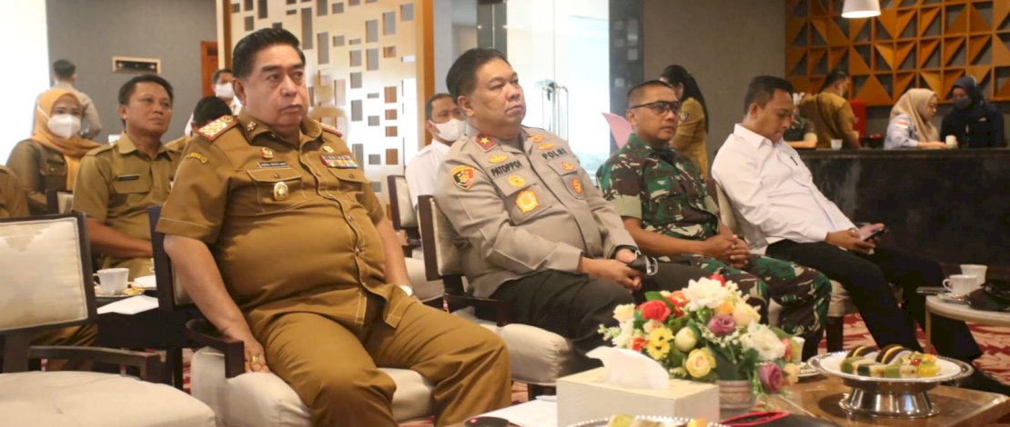 Sekertaris Daerah Provinsi Sulsel, Abdul Hayat Gani, bersama unsur Muspida mengikuti Rapat Koordinasi Pengendalian Inflasi Daerah, yang digelar secara virtual oleh Kementerian Dalam Negeri, Selasa, 30 Agustus 2022.