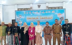 Erna Taufan Hadiahkan Pantun Bugis untuk Guru Bahasa Daerah Parepare