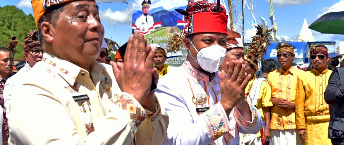 Andi Sudirman pada Rapat Paripurna 65 Tahun Kabupaten Tana Toraja, yang dirangkaikan 775 Tahun Toraja di Bandara Pongtiku, Rabu, 31 Agustus 2022.