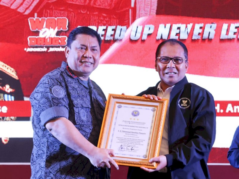 Program Inovasi Lorong Wisata Bersinar Antarkan Danny Pomanto Raih Penghargaan BNN RI