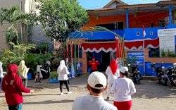 Germas Di Kelurahan Gaddong, Warga Senam dan Makan Buah