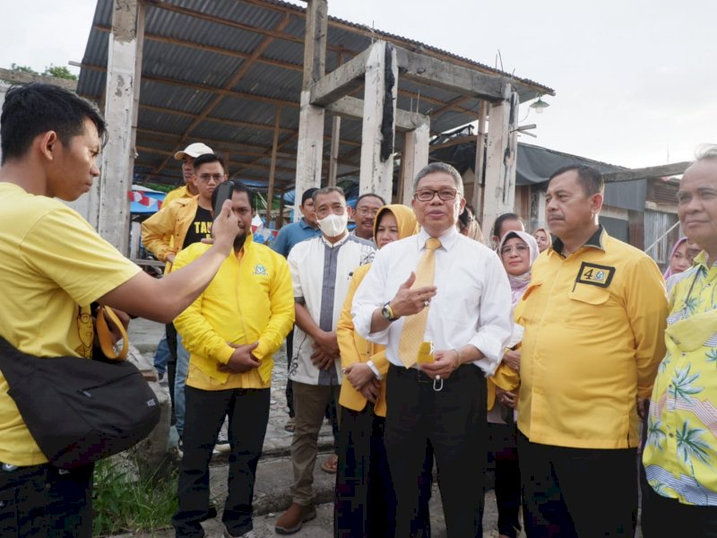 Dampingi Waketum DPP Golkar Sabil Rachman, Taufan Pawe Temui Pedagang Pasar Sentral Sinjai