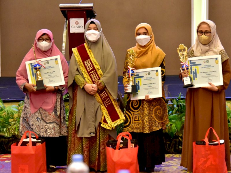 Gubernur Kukuhkan Naoemi Octarina Sebagai Bunda Forum Anak Sulsel