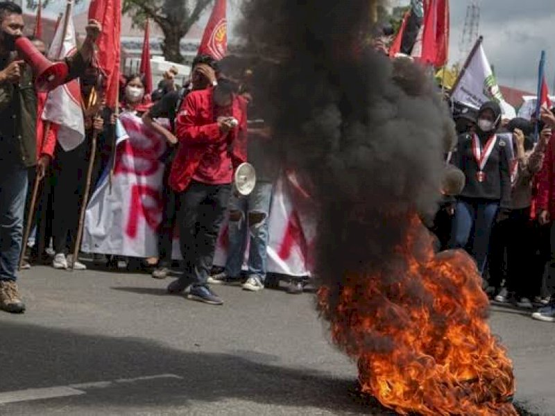 Hari Ini, Massa Unjuk Rasa di 16 Titik Kota Makassar