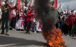 Hari Ini, Massa Unjuk Rasa di 16 Titik Kota Makassar