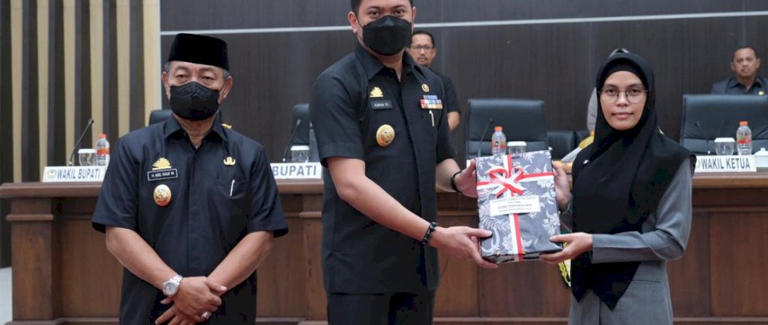 Bupati Gowa Serahkan Ranperda APBD Perubahan ke DPRD