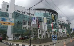 Lambannya Proses Pemeriksaan di Poli Urologi RSUP Wahidin : Antri Berjam-jam Dokter Tidak Ditempat