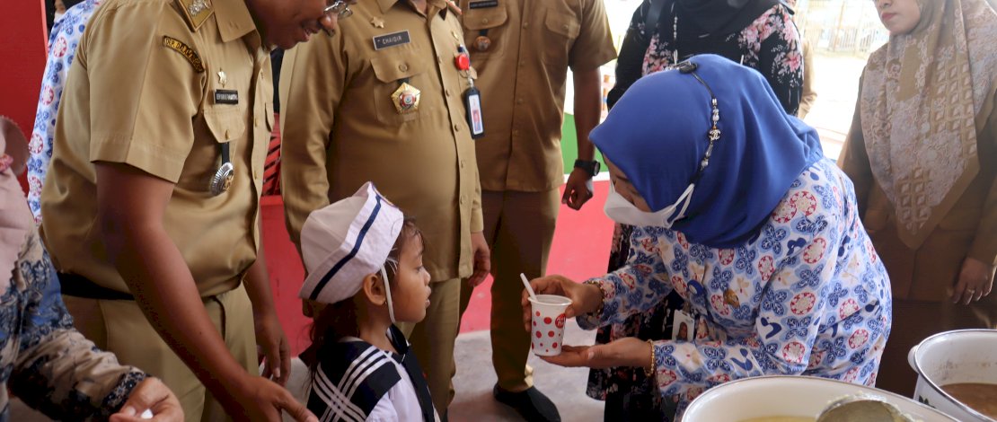 Kepala BKKBN Provinsi Sulsel, Andi Rita Mariani, kembali menggelar kegiatan pemberdayaan kelompok masyarakat dalam rangka percepatan penurunan stunting, kemarin, Selasa, 6 September 2022, di Kampung KB Untia.