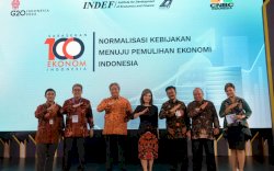 Kepada 100 Ekonom, Jokowi Bangga Indonesia Capai Swasembada Beras