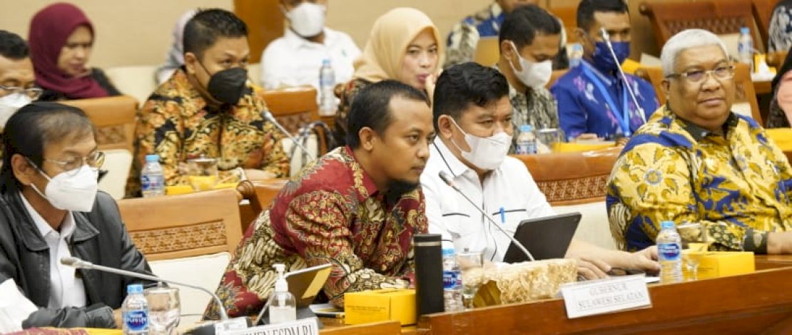 Gubernur Sulsel, Andi Sudirman Sulaiman, pada Rapat Dengar Pendapat (RDP) dengan Sekjen dan Plh Dirjen Minerba Kementerian ESDM RI dan RDPU dengan Gubernur Sulsel, Sulteng, dan Sultra, oleh Panja Vale Komisi VII DPR RI, di Ruang Rapat Komisi VII DPR RI, Jakarta, Kamis, 8 September 2022.