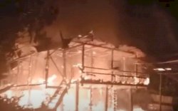 Diduga Korsleting Listrik, Dua Rumah Terbakar Rata Tanah di Toraja