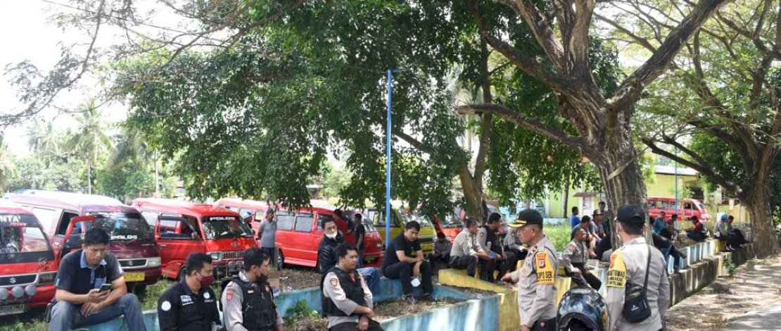 BBM Naik, Ratusan Sopir Pete-Pete Lakukan Aksi Mogok di Bulukumba BBM Naik, Ratusan Sopir Pete-Pete Lakukan Aksi Mogok di Bulukumba