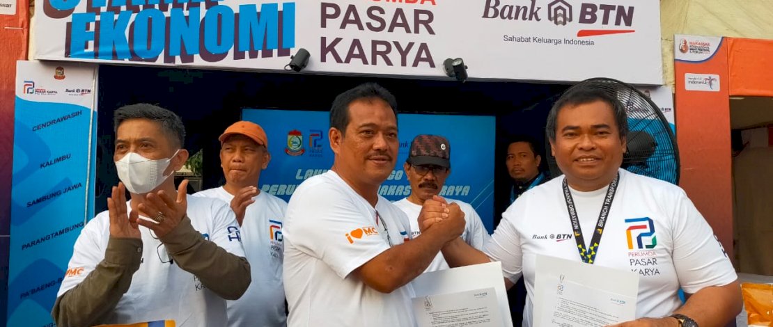 Perumda Pasar Karya atau Pasar Makassar Raya meluncurkan logo barunya, di sela-sela acara F8 di Anjungan Pantai Losari Makassar.