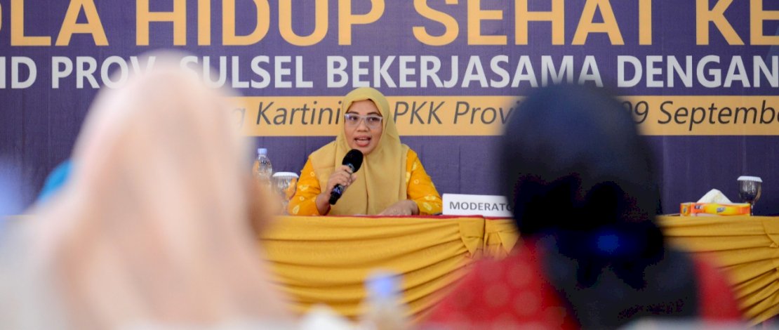 Ketua I Tim Penggerak PKK Sulsel, Amelia, menutup Sosialisasi Peningkatan Gizi dan Pola Hidup Sehat Keluarga, yang diselenggarakan Dinas Pemberdayaan Masyarakat Desa (PMD) Sulsel bekerjasama dengan Tim Penggerak PKK Sulsel, yang dilaksanakan di Gedung Kartini, Jumat, 9 September 2022.