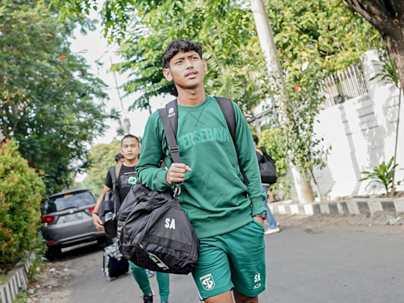 Aji Sontoso Boyong 22 Pemain ke Makassar, Persebaya Siap Patahkan Rekor Permainan Kandang PSM