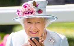 Hanya Telfonan Dua Orang, Ponsel Ratu Elizabeth II Dilundingi Perangkat Anti Hacker&nbsp;