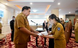 Abdul Hayat Lantik 12 Tenaga Fungsional Lingkup Pemprov Sulsel