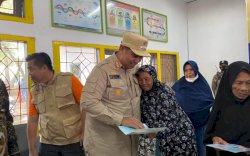 Chaidir Syam Pantau Penyerahan BLT Kompensasi Kenaikan Harga BBM