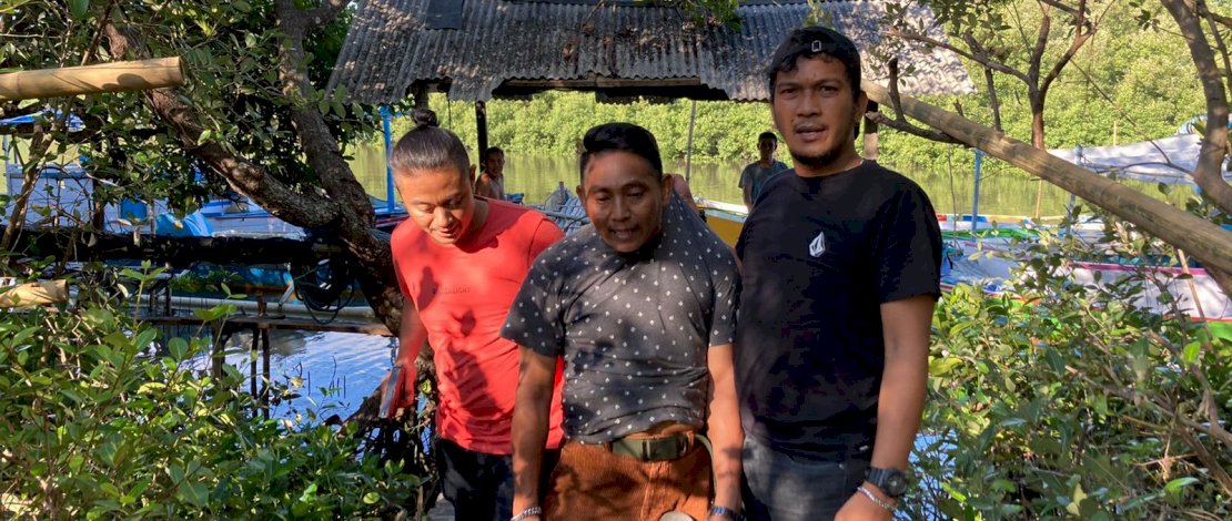 Lelaki bernama Asrul Daeng Tompo (50) ditangkap polisi usai menikam anak tirinya, Adrianto (34) di Jalan Kakatua, Makassar.