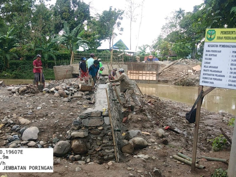 Bantuan Keuangan Pemprov Sulsel, Progres Pembangunan Jembatan Poringan Luwu Kini 45 Persen