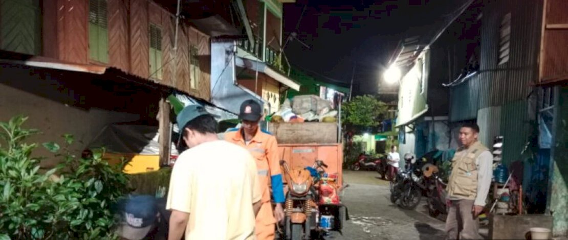 Pastikan Pengangkutan Sampah Sesuai Jadwal, Lurah Layang Pantau Langung Pastikan Pengangkutan Sampah Sesuai Jadwal, Lurah Layang Pantau Langung