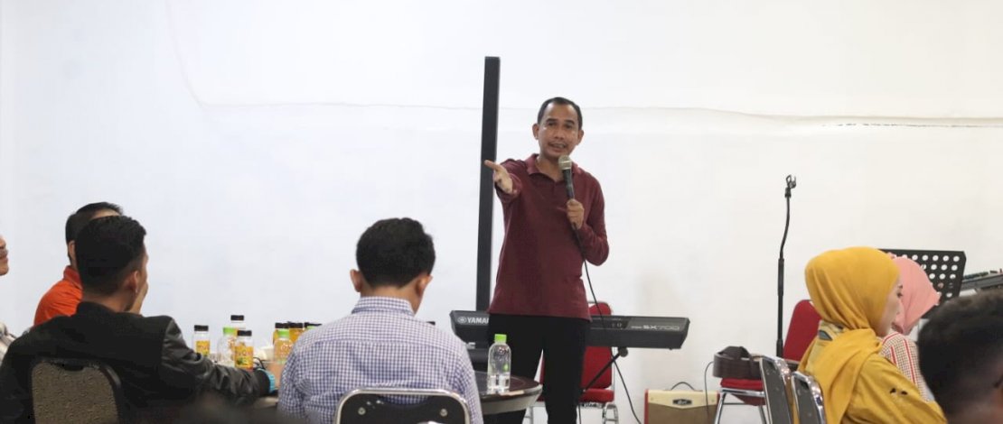 Puluhan Ikatan  Alumni (IKA) Unhas Kota Makassar hadir dalam gala dinner bersama dengan Ketua terpilih IKA Unhas Kota Makassar periode 2022-2026, Rudianto Lallo, di Jalan Hertasning Makassar, Sabtu, 17 September 2022.