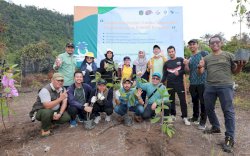 Dukung Program Konservasi Pesisir Danau Towuti, PT Vale Serahkan 200 Bibit Pohon Tembeuwa