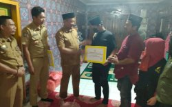 Gubernur Beri Beasiswa untuk Anak di Pinrang yang Ibunya Ditemukan Gantung Diri