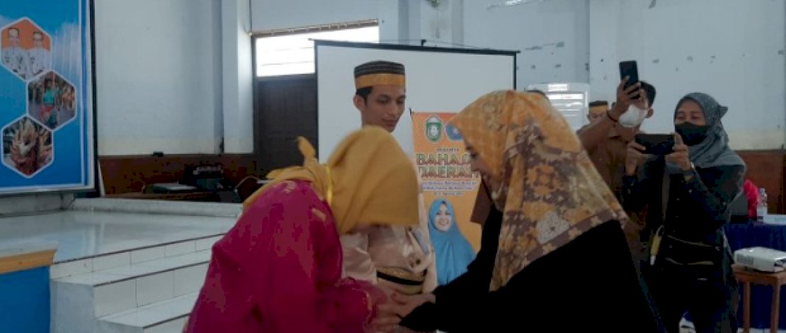 Buka Lokakarya Bahasa Daerah, Erna Taufan Pesankan Ini