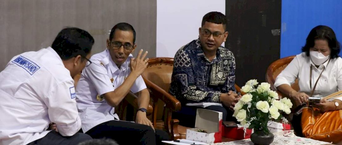 Kepala Dinas Kominfosandi Pinrang, A Matjtja yang ditemui di sela-sela kegiatan sosialisasi Penerapan Sistem Informasi Rumah Sakit yang diselenggarakan di Media Center Dinas Kominfosandi, Rabu, 21 September 2022. Kepala Dinas Kominfosandi Pinrang, A Matjtja yang ditemui di sela-sela kegiatan sosialisasi Penerapan Sistem Informasi Rumah Sakit yang diselenggarakan di Media Center Dinas Kominfosandi, Rabu, 21 September 2022.
