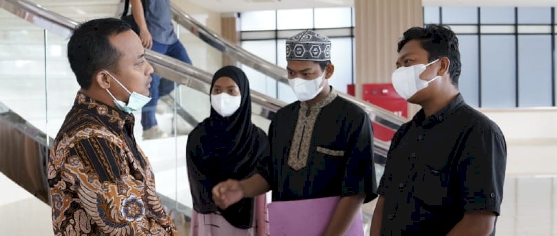 Gubernur Sulsel Beri Bantuan Beasiswa pada Anak Korban Ibu Gantung Diri di Pinrang