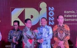 Danny Sabet Kepala Daerah Inovatif 2022 Bidang Pelayanan Publik