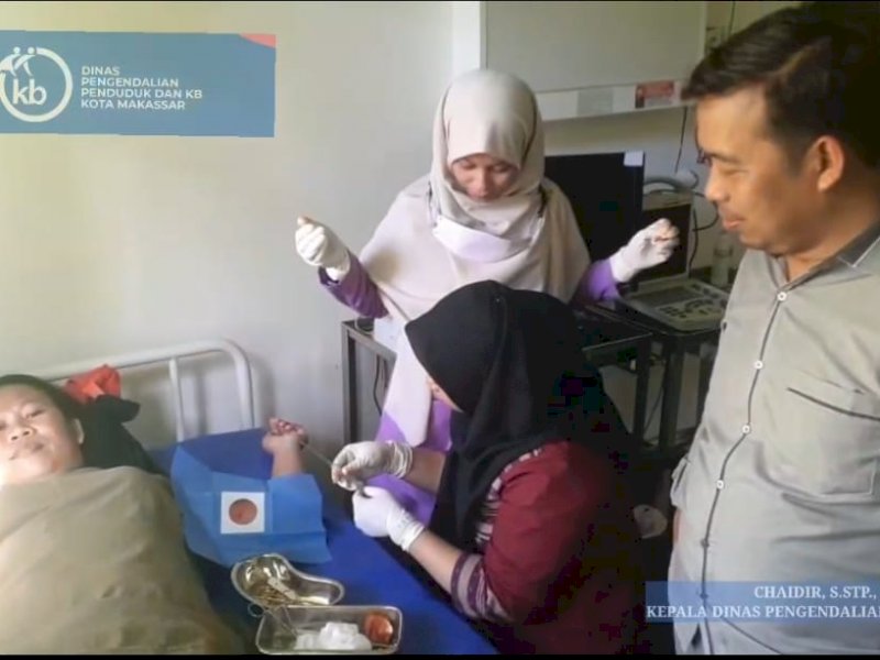 Dinas PPKB Makassar Berikan Pelayanan KB di PUlau Barang Lompo