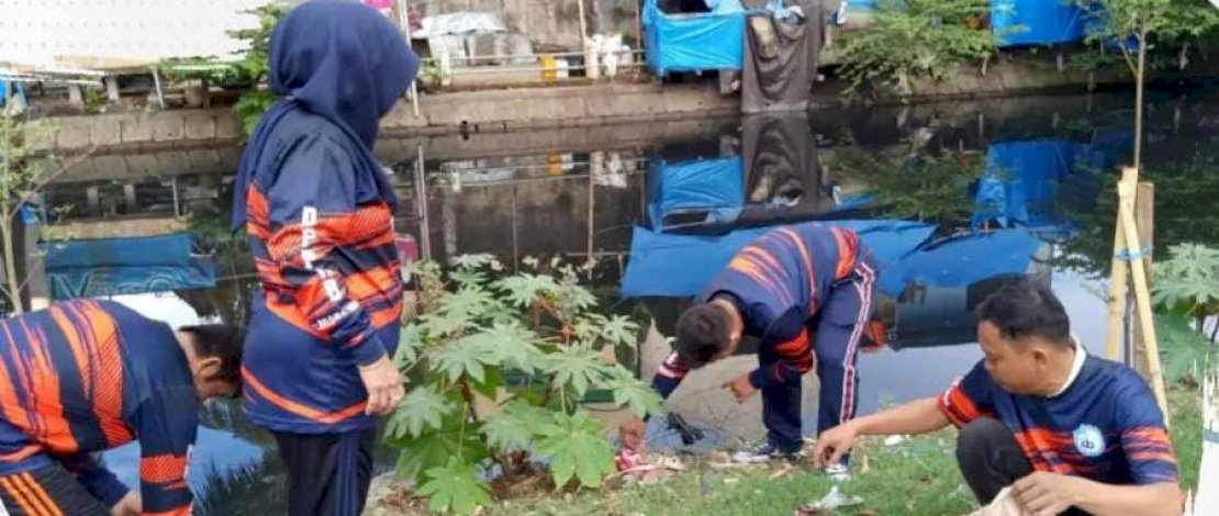 Dinas PPKB Makassar Gelar Bersih-bersih Kanal