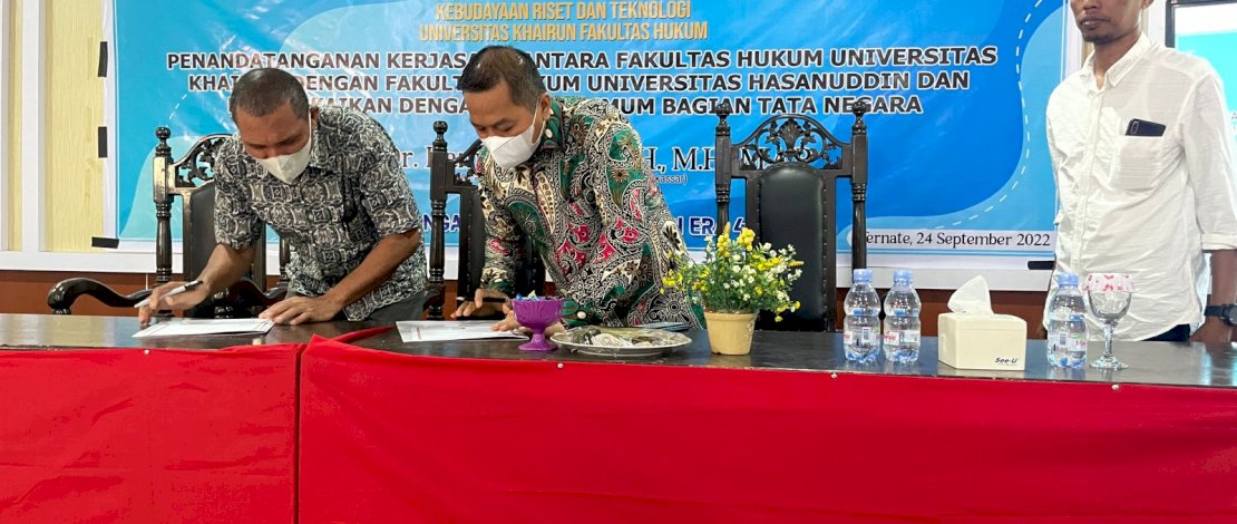 Penandatanganan kerjasama secara resmi dilakukan oleh Dekan Fakultas Hukum Unhas Prof Hamzah Halim, dan Dekan Fakultas Hukum Universitas Khairun Jamal Hi Arsyad, di Fakultas Hukum Universitas Khairun, Ternate, akhir pekan lalu. Penandatanganan kerjasama secara resmi dilakukan oleh Dekan Fakultas Hukum Unhas Prof Hamzah Halim, dan Dekan Fakultas Hukum Universitas Khairun Jamal Hi Arsyad, di Fakultas Hukum Universitas Khairun, Ternate, akhir pekan lalu.