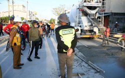 Bupati Lutra Minta Tim Pelaksana Perhatikan Kualitas Beton Ruas Kota Masamba