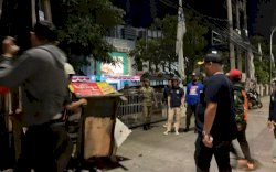 Tengah Malam, Camat Panakkukang Pimpin Pembersihan Lapak PK5 dan Penertiban Baliho Tanpa Izin