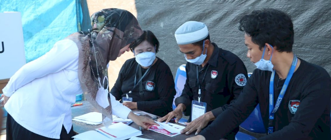 Pantau Pelaksanaan Pilkades, Bupati Indah Minta Cakades Terima Hasil Pilkades