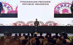 Presiden Jokowi Mengajak Kepala Daerah agar Warga Beriwsata Dalam Negeri 