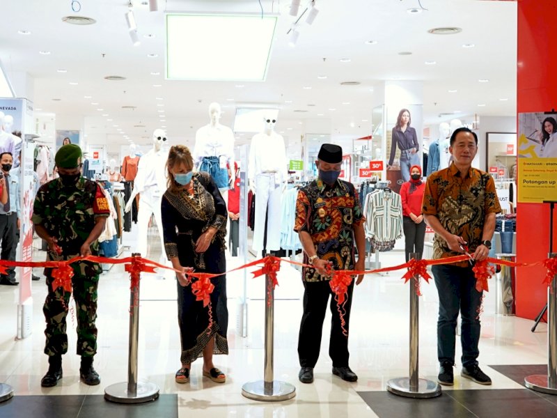 Warga Gowa Tak Jauh Lagi Belanja Produk, Living Plaza Hadir di Tun Abdul Razak  