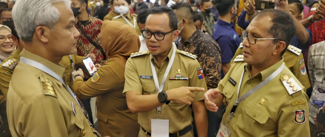 Walikota Makassar saat menghadiri pengarahan Presiden RI Joko Widodo (Jokowi) di Jakarta Convention Center (JCC), Kamis (29/09/2022).