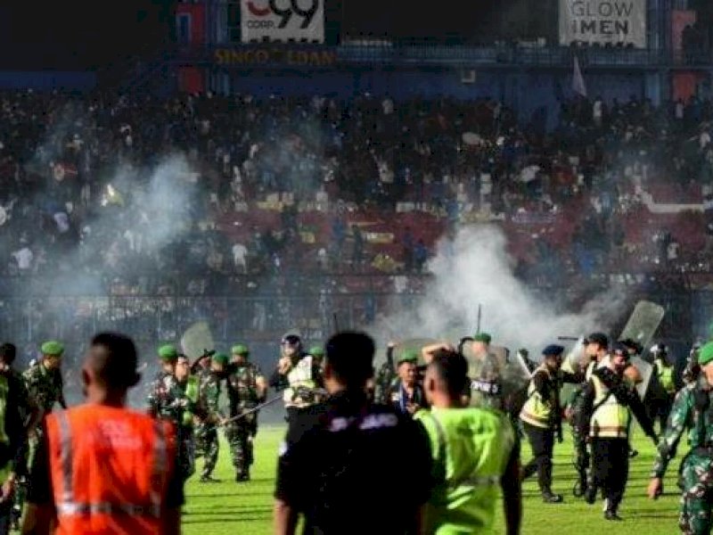 Buntut Kericuhan di Stadion  Kanjuruhan, Belasan Supporter Arema Diduga Meninggal
