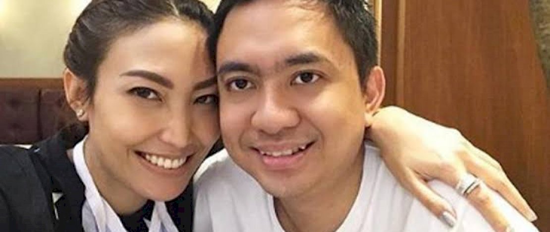 Di Tengah Isu Perselingkuhan, Ayu Dewi Makin Mesra dengan Suaminya Hingga Diisukan Hamil Anak Keempat