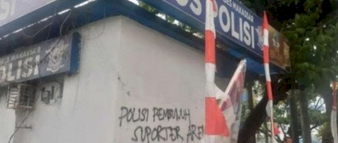 Salah satu bentuk vandalisme di Kota Makassar.